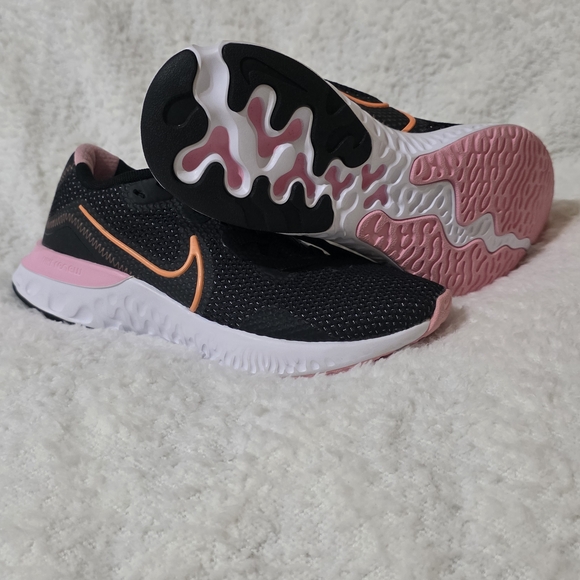 New-Nike RENEW RUN sneakers. - Picture 3 of 7